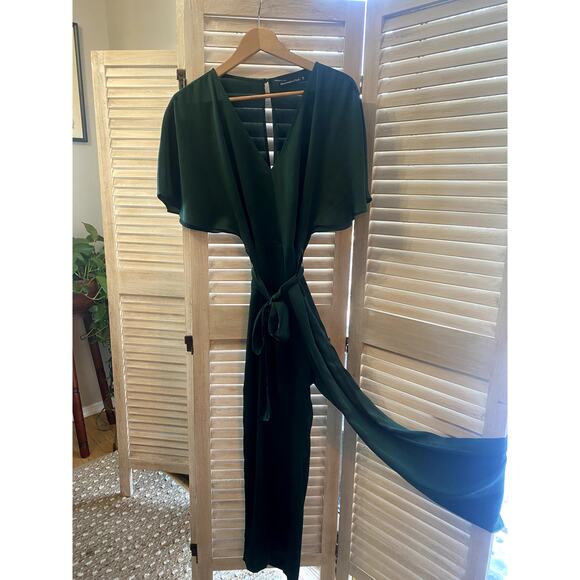 Ambercrombie & Fitch Silky/Satin Green Short Sleeve Romper - Picture 1 of 4